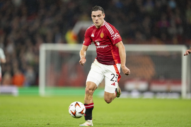 烏加特：在葡體時(shí)阿莫林就幫了我很多，希望能幫助曼聯(lián)贏得獎(jiǎng)杯