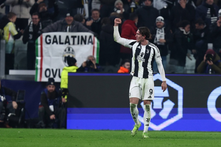 全市場：相關當局追查佛羅倫薩球迷種族歧視DV9，并獲取影像資料